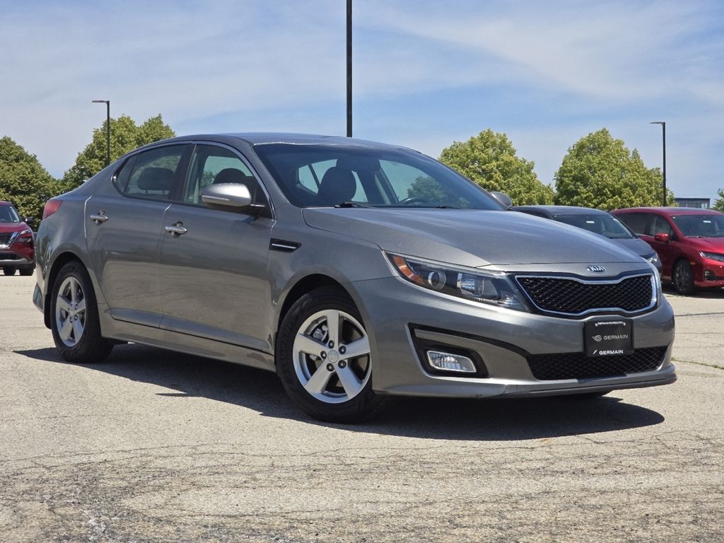 Used 2015 Silver Kia LX image 2