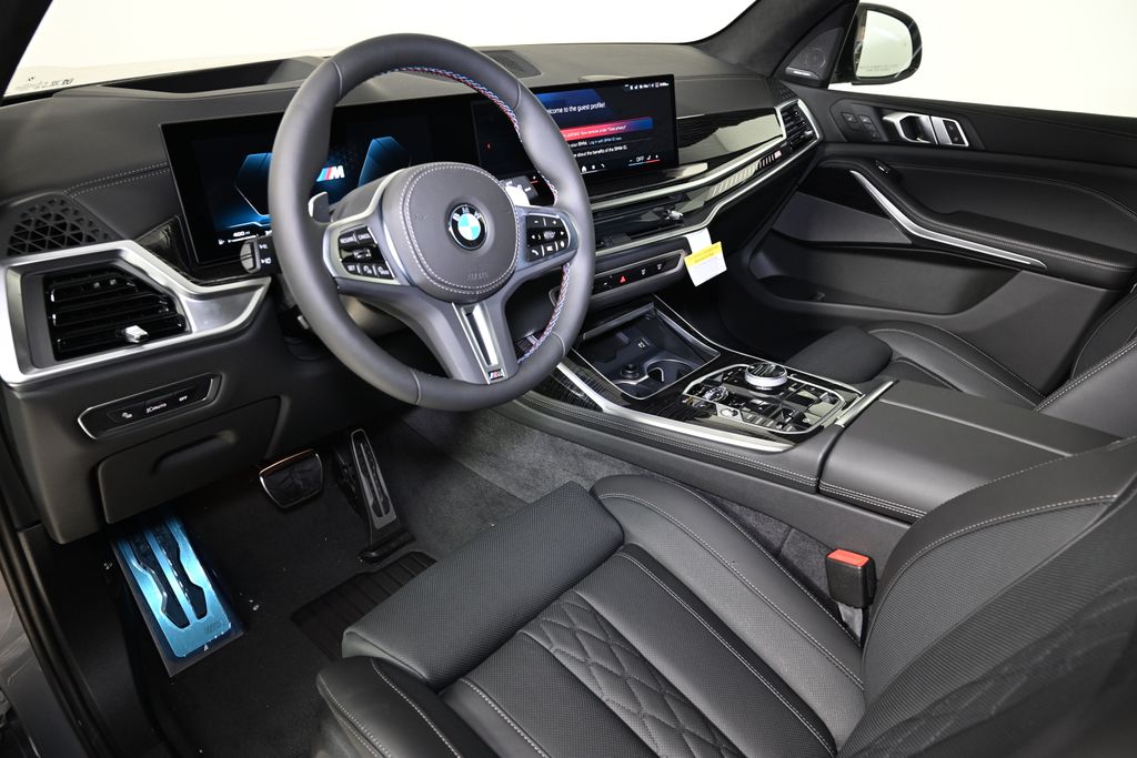 2025 BMW X7 M60i 16