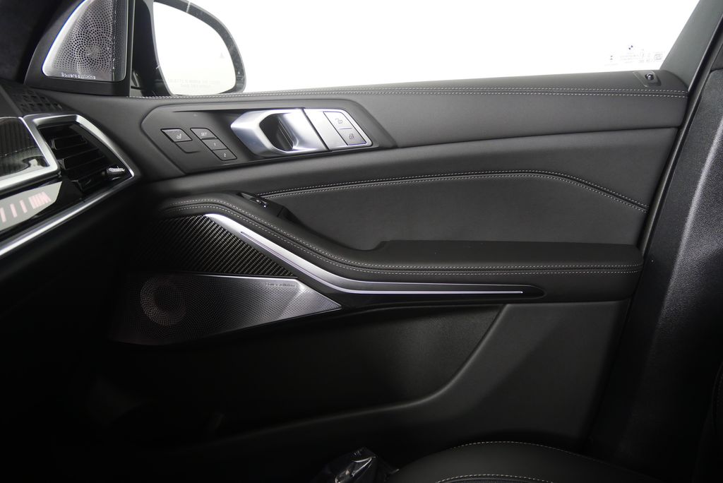 Thumbnail: 2026 BMW X7 - 27