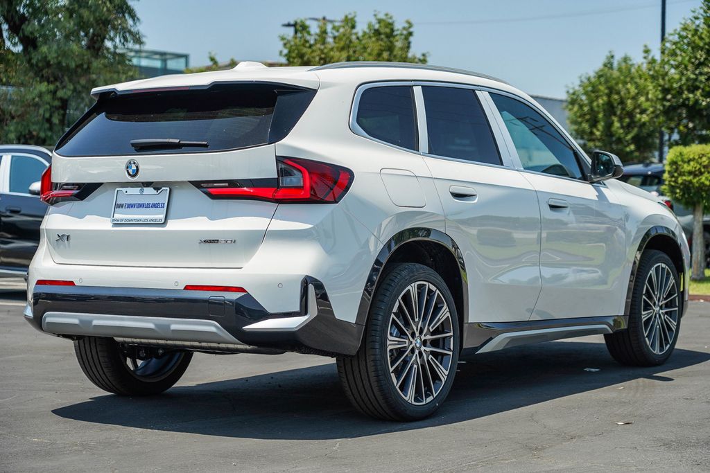 2024 BMW X1 xDrive28i 8