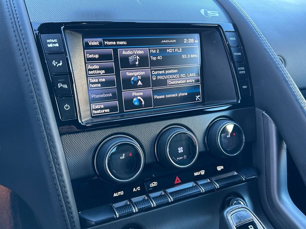 Used 2014  Jaguar S image 27