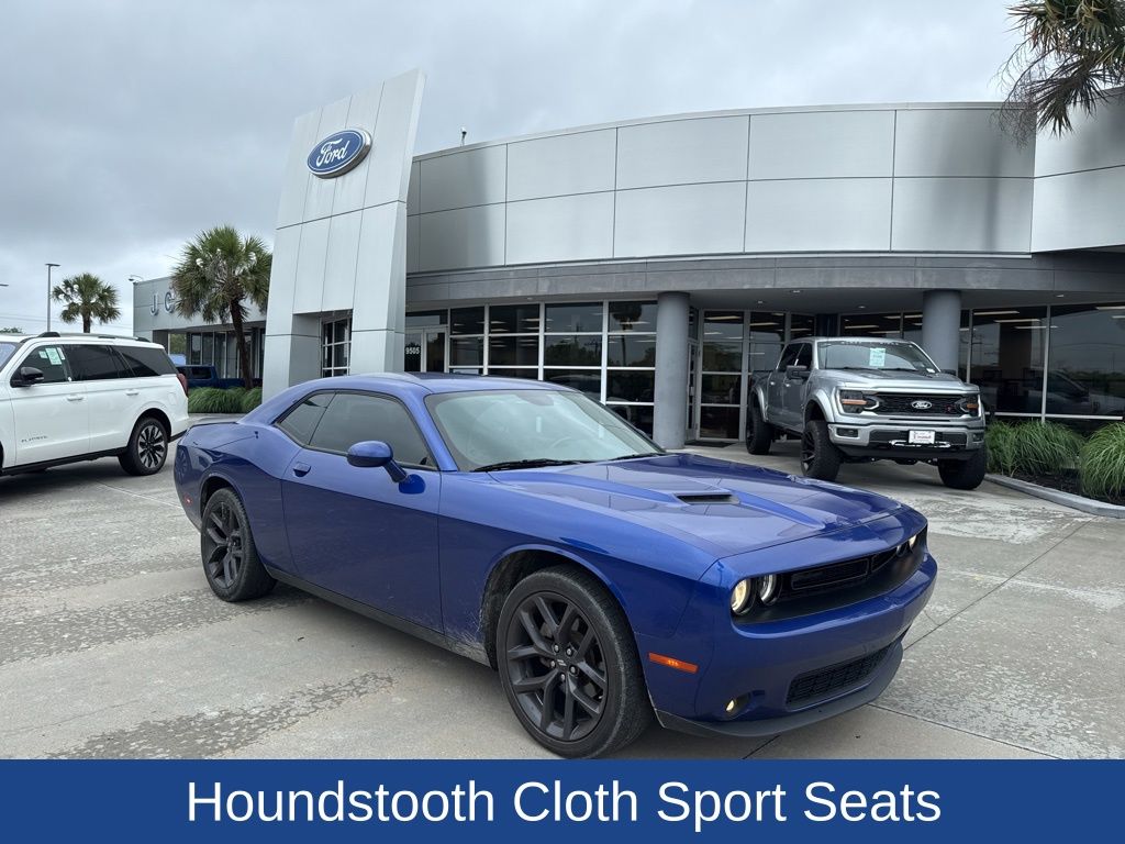 2022 Dodge Challenger SXT