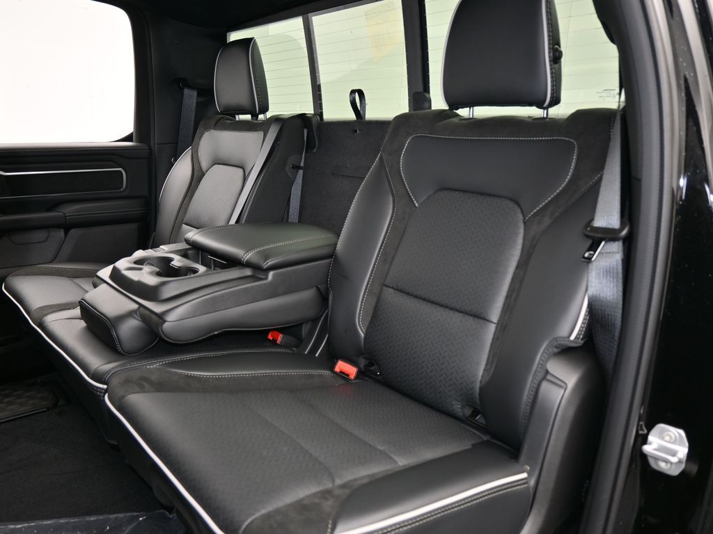 New 2026 Diamond Black Crystal Pearlcoat Ram Laramie image 32