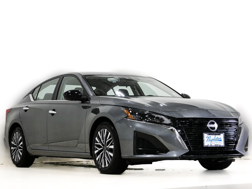 Gray (Gun Metallic) 2025 Nissan Altima 2.5 SV FWD Sedan Front-Wheel Drive Continuously Variable Transmission