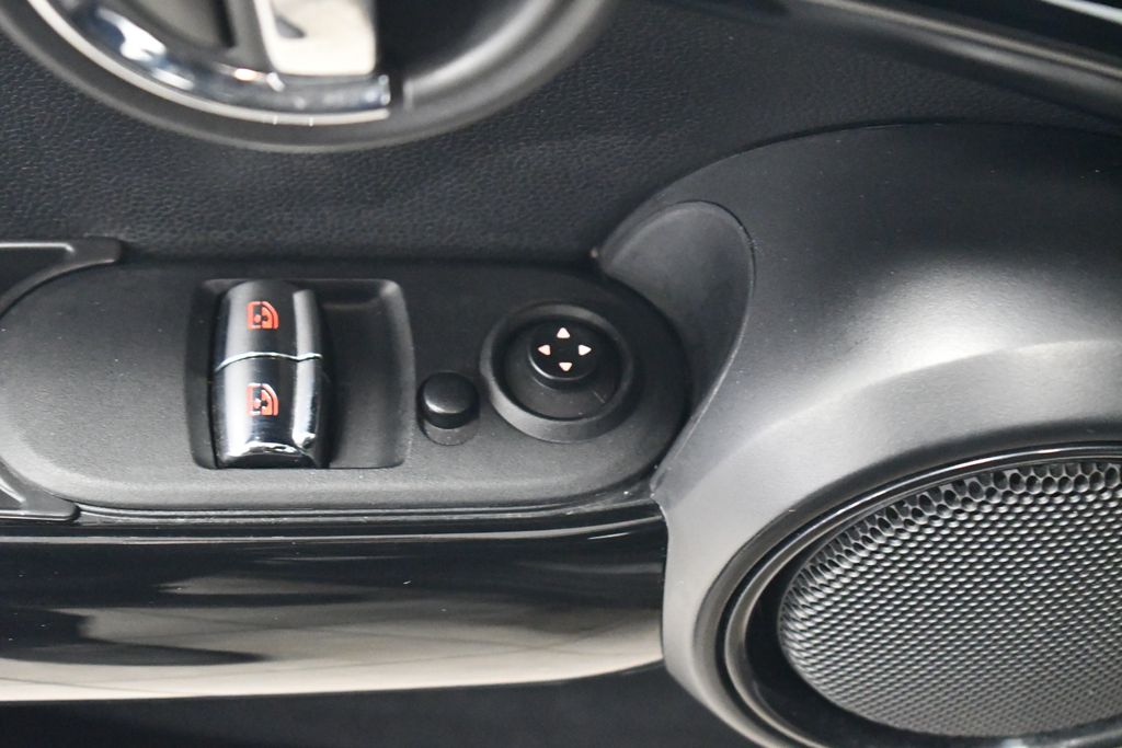 Thumbnail: 2017 MINI Cooper - 15