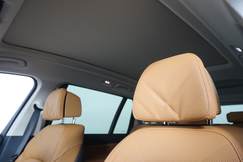 Thumbnail: 2026 BMW X7 - 12