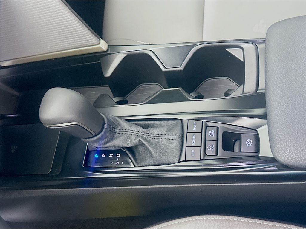 Thumbnail: 2025 Toyota Camry - 17