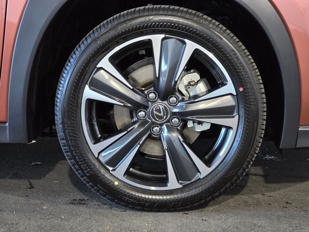 Thumbnail: 2026 Lexus UX - 4