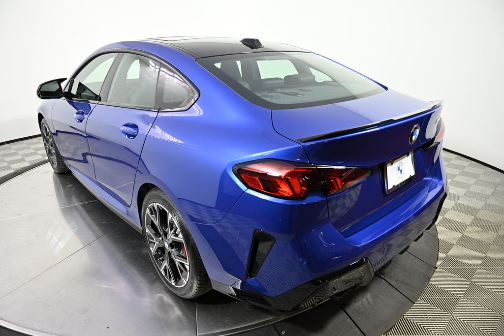 Thumbnail: 2025 BMW 2 Series - 3