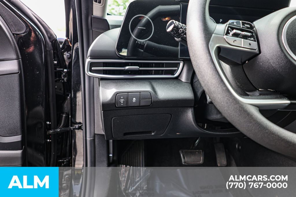 Used 2024 Black Hyundai SEL image 23