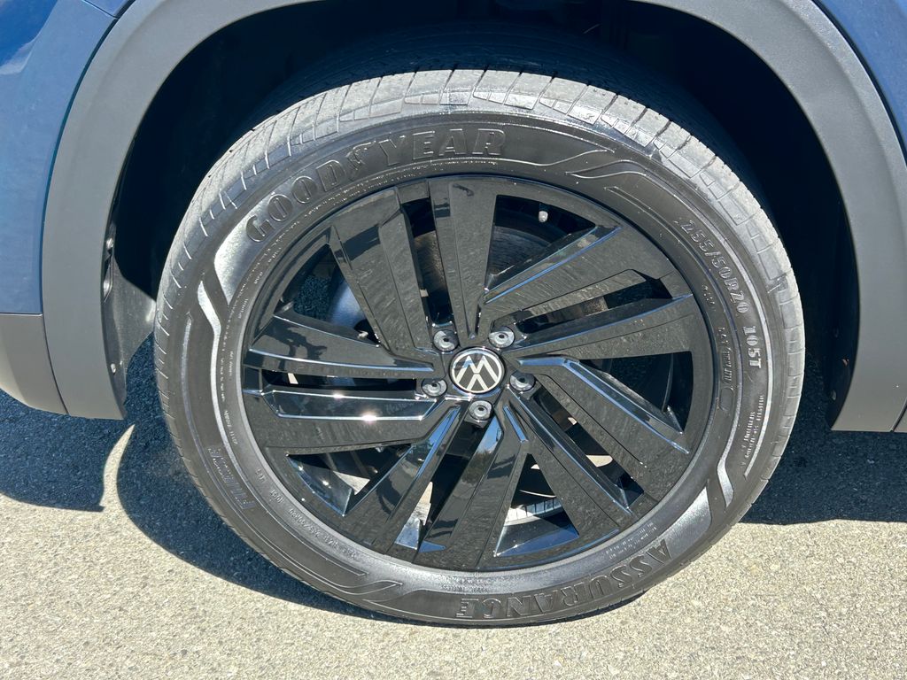 Thumbnail: 2023 Volkswagen Atlas - 9