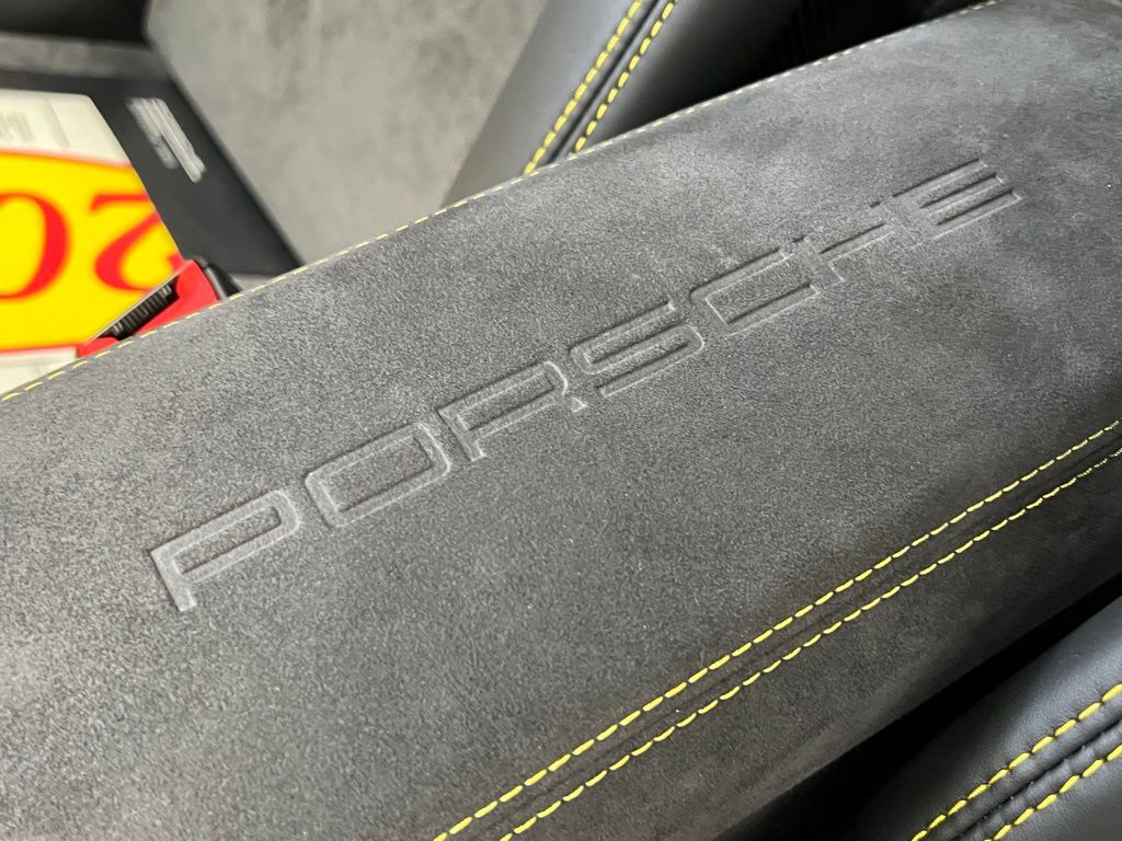 Thumbnail: 2018 Porsche 911 - 20
