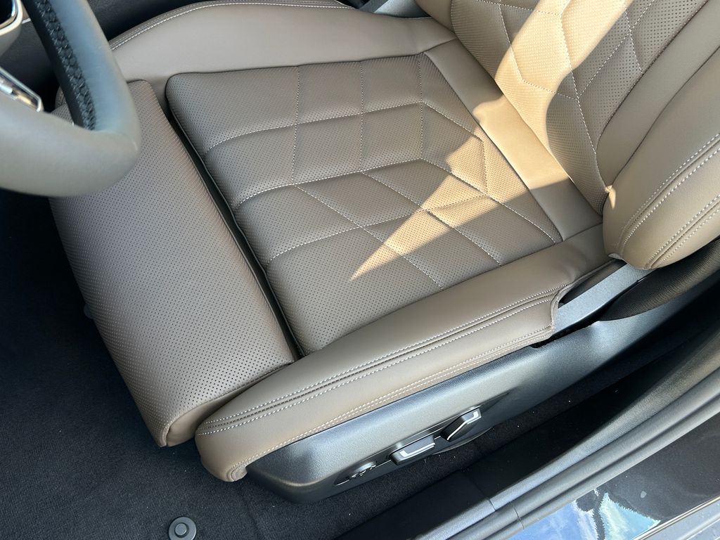 Thumbnail: 2026 BMW 5 Series - 15