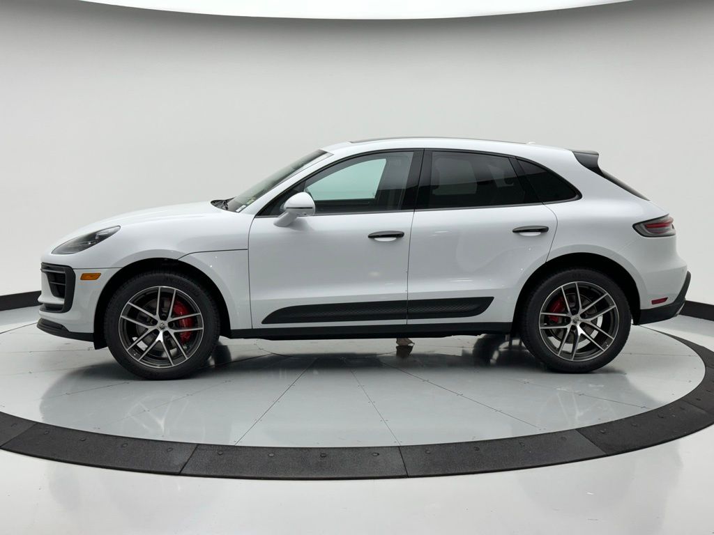 2024 Porsche Macan S 8