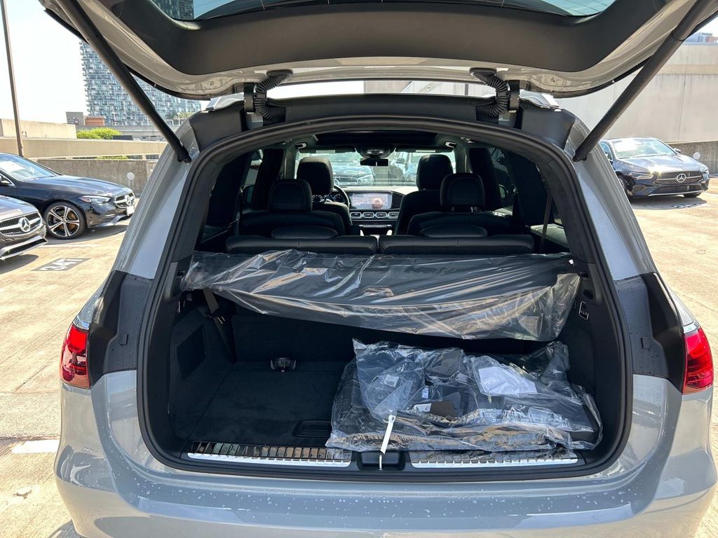 Thumbnail: 2025 Mercedes-Benz GLS - 23