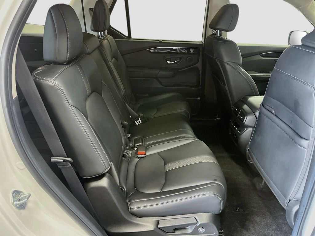 Used 2025 White Honda EX-L image 27
