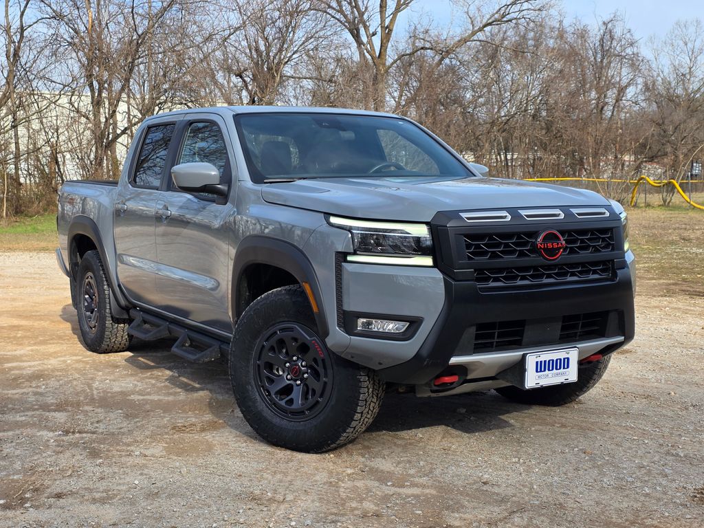 2025 Nissan Frontier PRO-4X Crew Cab 4WD