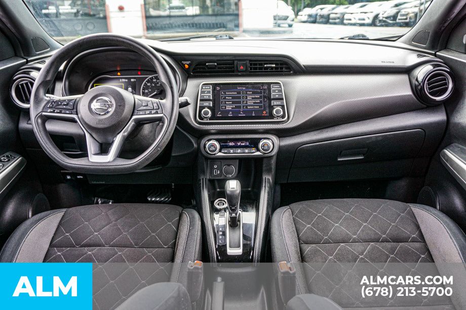Used 2018 White Nissan SV image 25