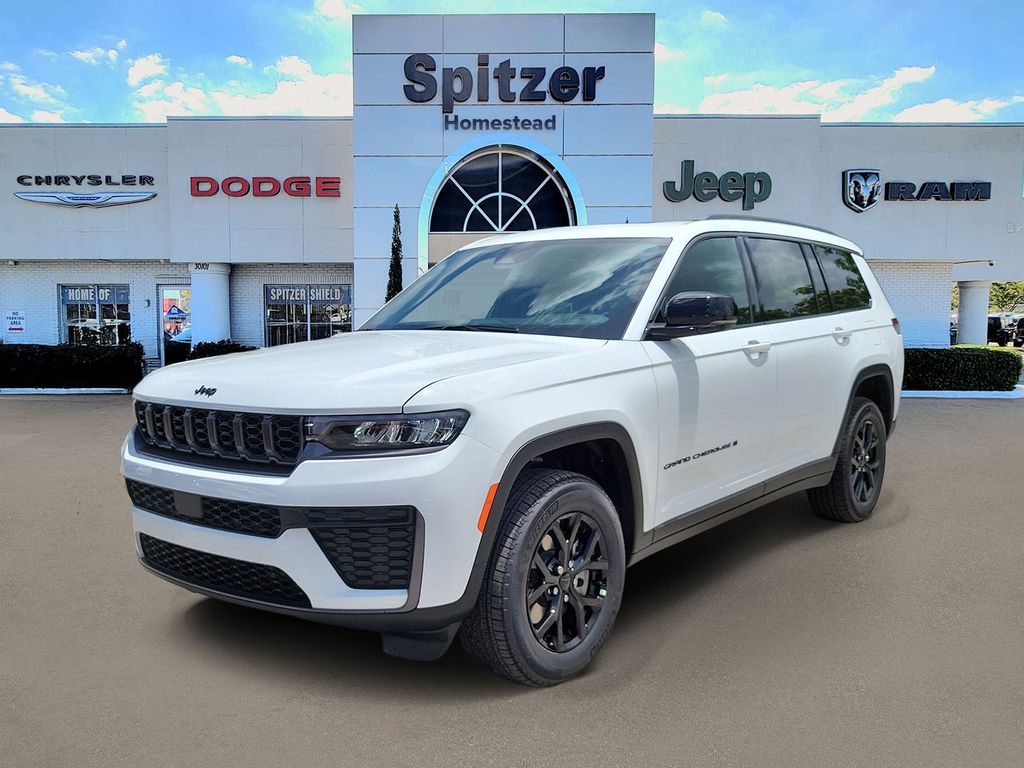New 2026 White/off-white Jeep Laredo image 4
