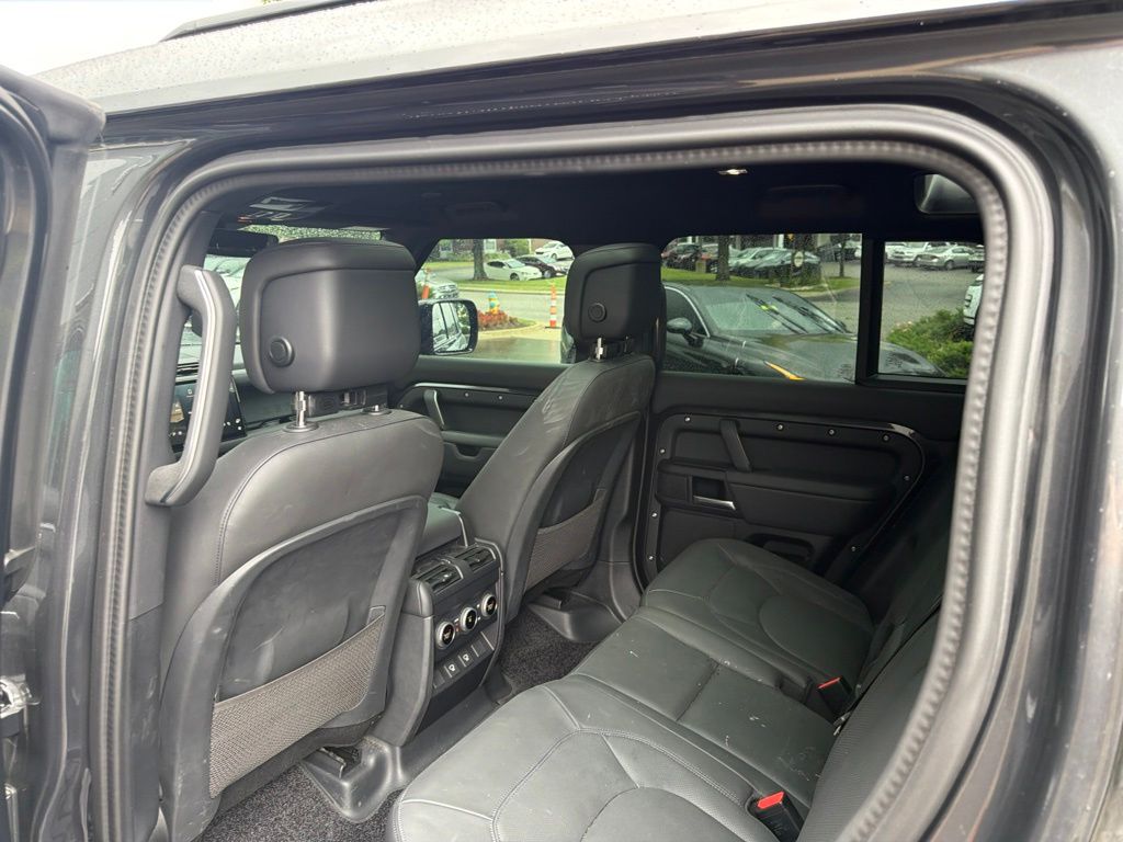Certified Used 2025 Gray Land Rover X-Dynamic SE image 31