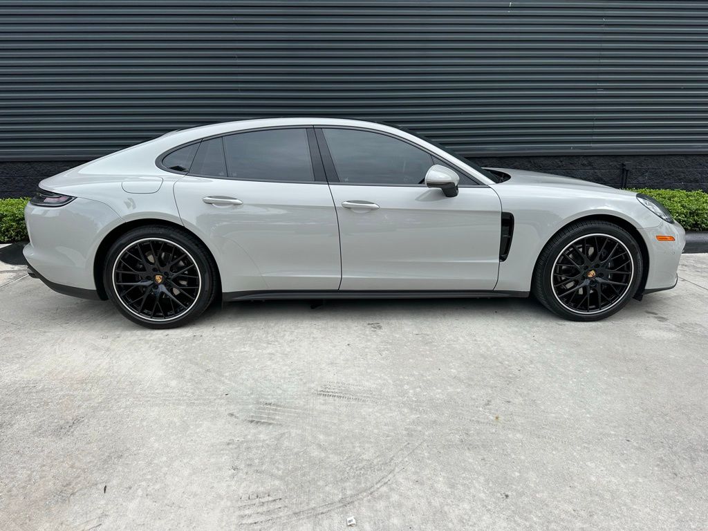 Thumbnail: 2023 Porsche Panamera - 11