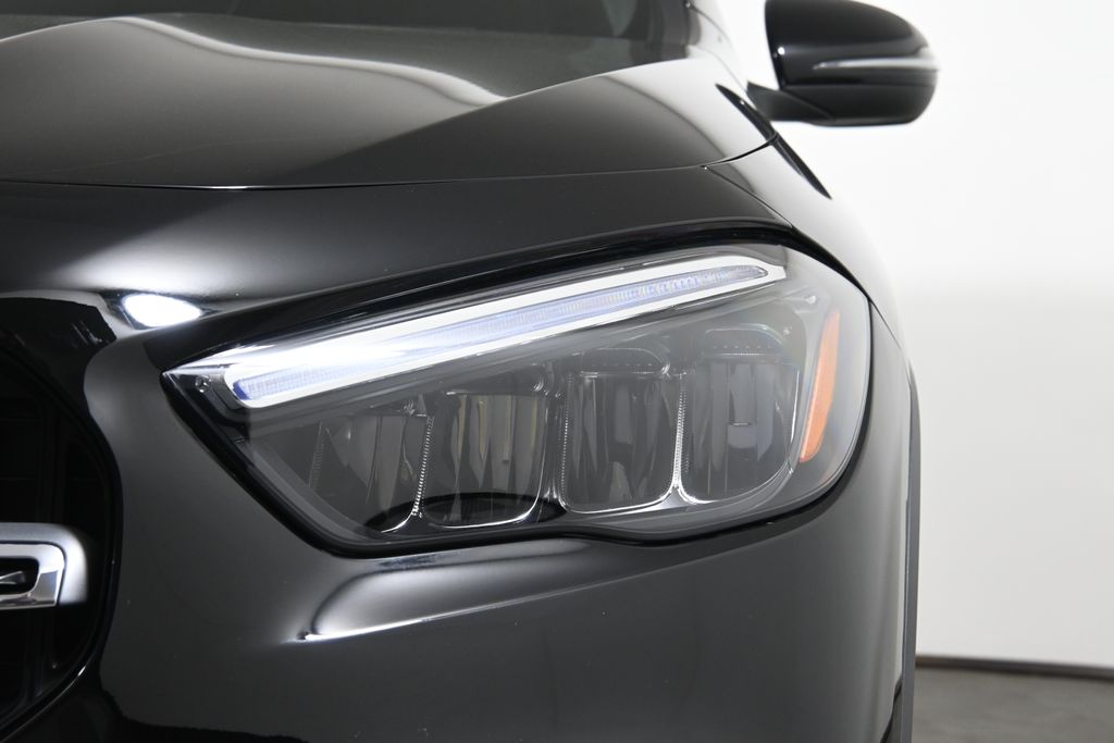 2025 Mercedes-Benz GLA 250 4MATIC 10