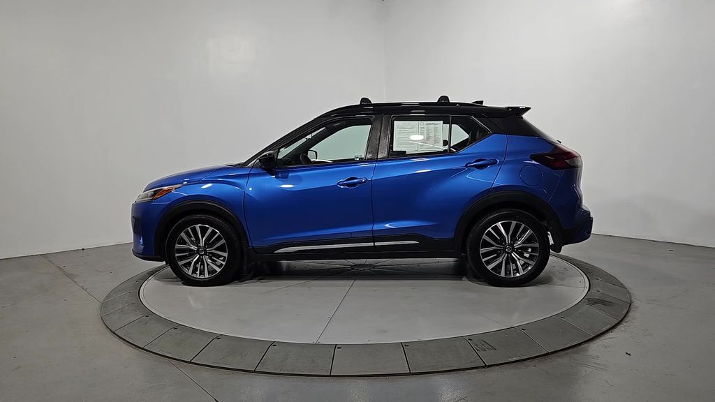 2021 Nissan Kicks SR