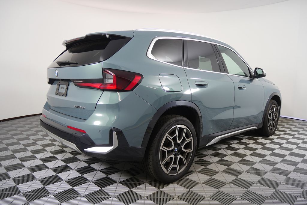 Thumbnail: 2023 BMW X1 - 3