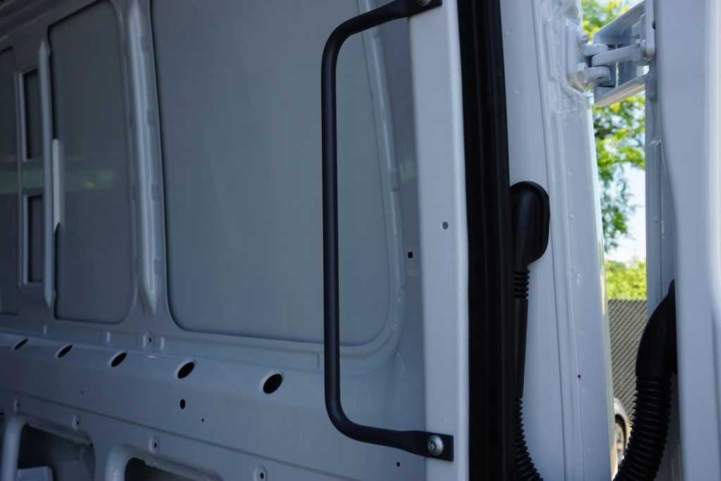 Thumbnail: 2025 Mercedes-Benz Sprinter - 30