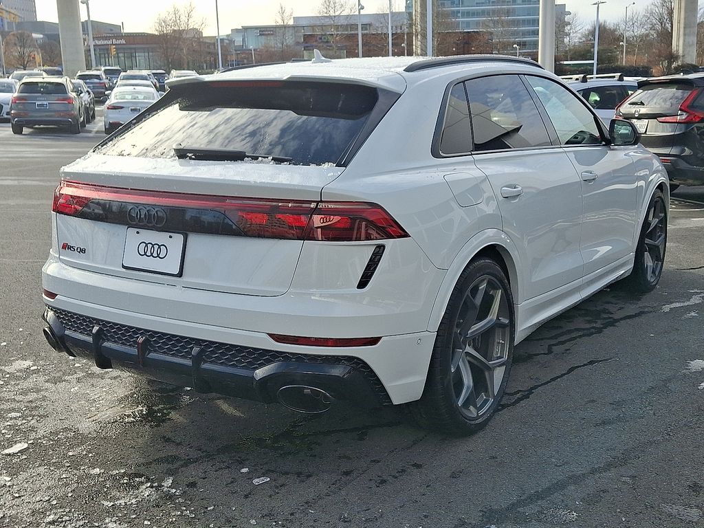 Thumbnail: 2026 Audi RS Q8 - 3