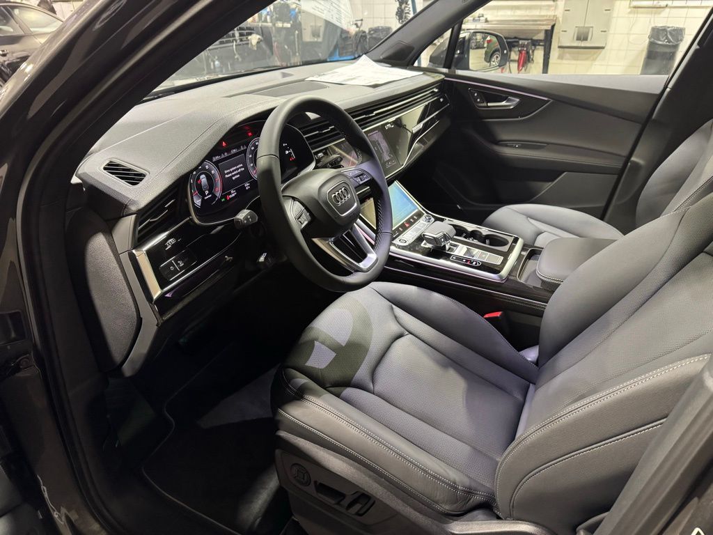 Thumbnail: 2026 Audi Q7 - 11