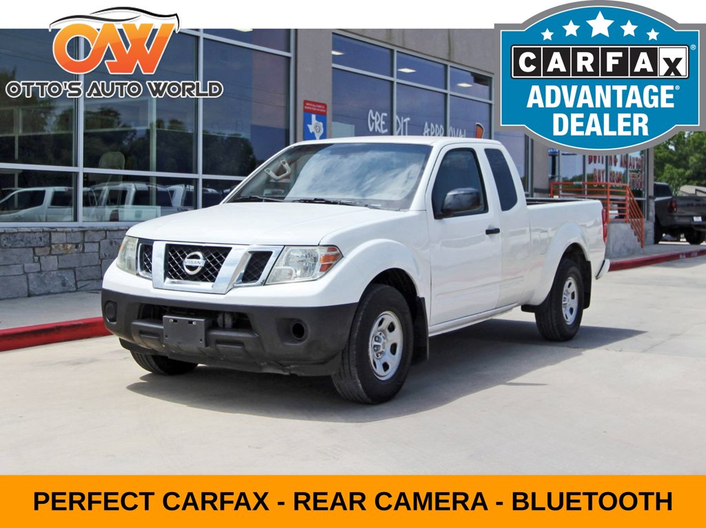 Glacier White 2018 Nissan Frontier Pickup Truck 4X2 5-Speed Automatic Overdrive