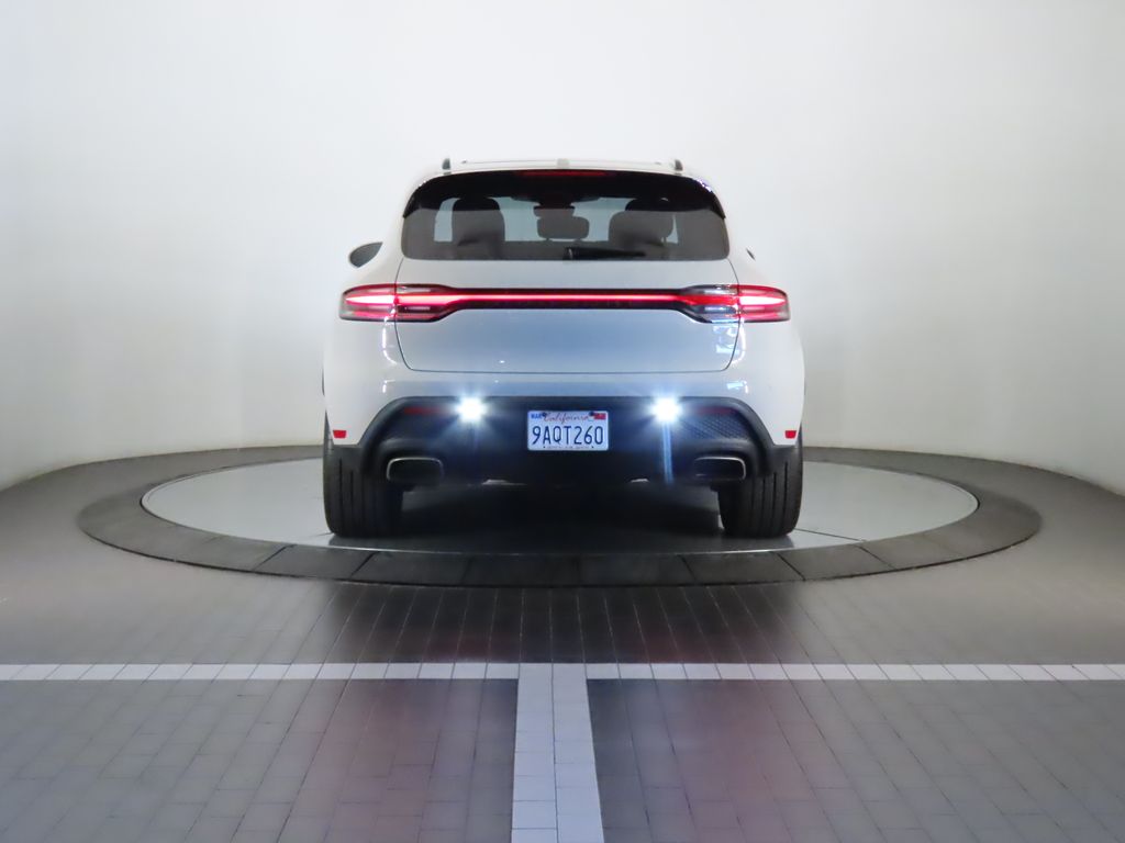 Thumbnail: 2022 Porsche Macan - 6