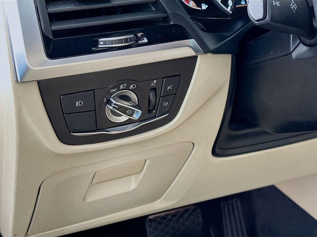 Thumbnail: 2019 BMW X3 - 10