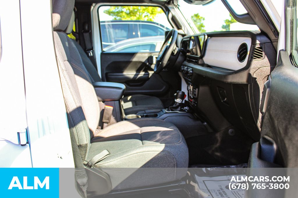 Used 2025 White Jeep Willys image 15