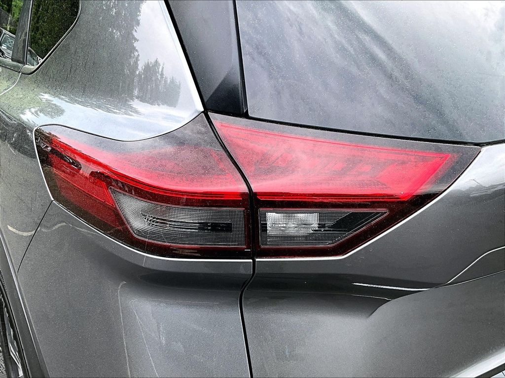 2023 Nissan Rogue — photo 27