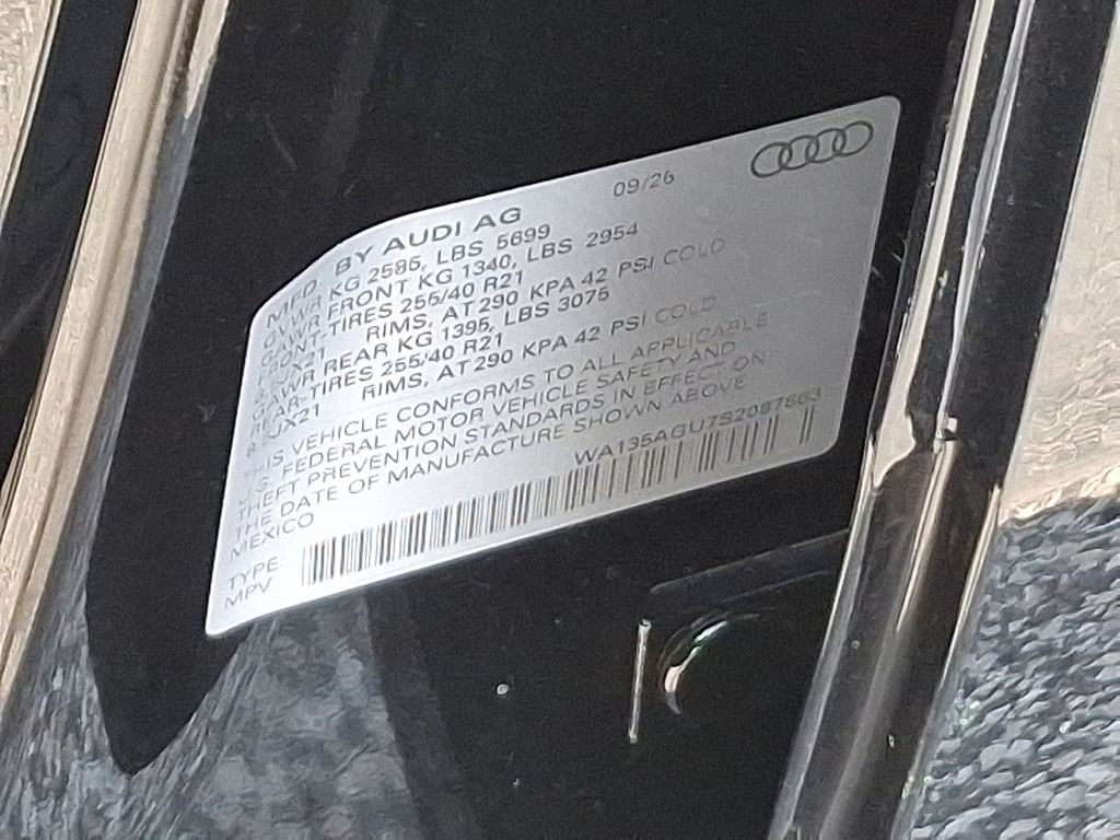 Thumbnail: 2025 Audi SQ5 - 28