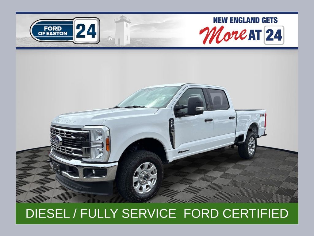 Oxford White 2024 Ford F-250 Super Duty Pickup Truck Four-Wheel Drive Automatic
