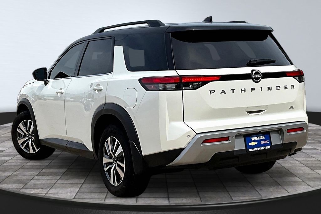 2024 Nissan Pathfinder SL - 4