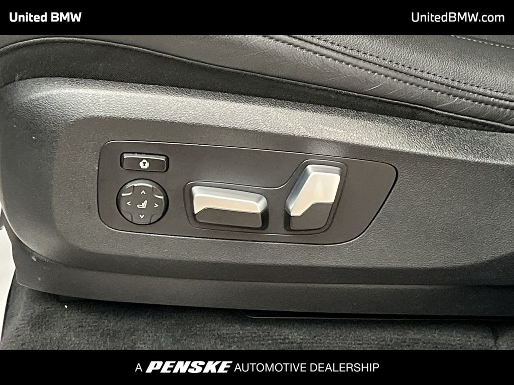 Thumbnail: 2022 BMW X7 - 7