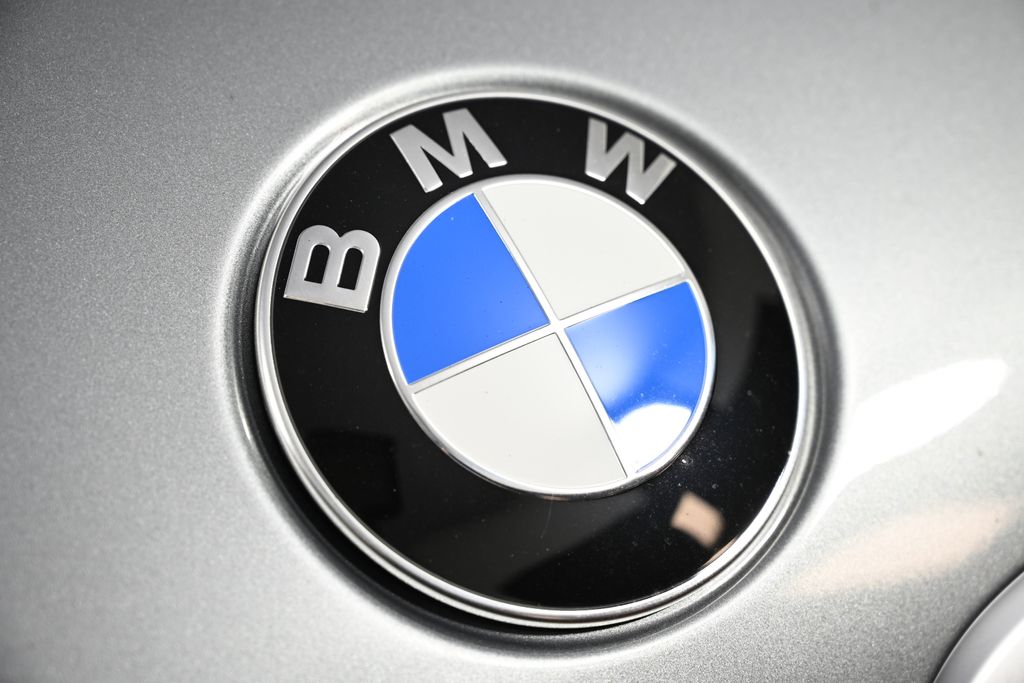 Thumbnail: 2026 BMW X7 - 13