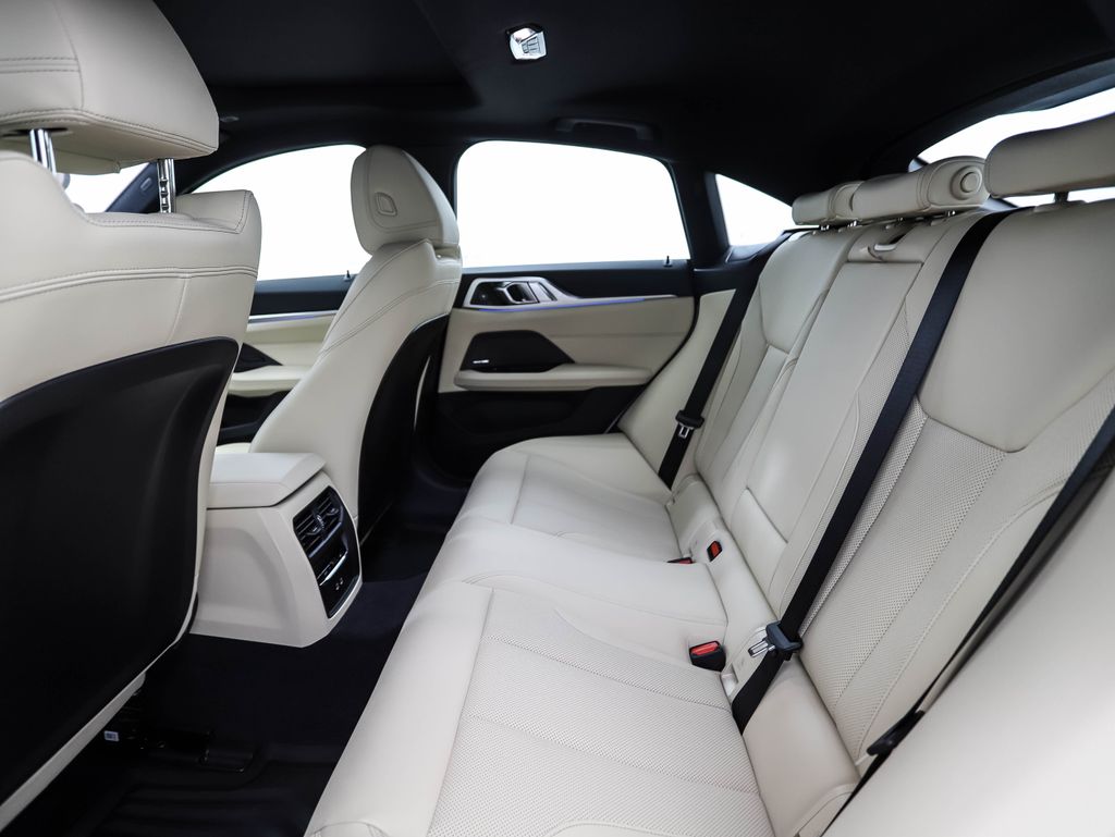 Thumbnail: 2025 BMW i4 - 22