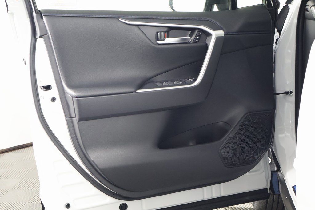 Thumbnail: 2025 Toyota RAV4 - 7