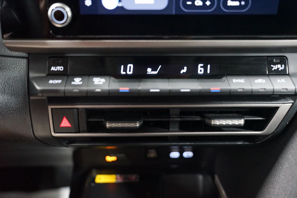 Thumbnail: 2025 Toyota Camry - 20