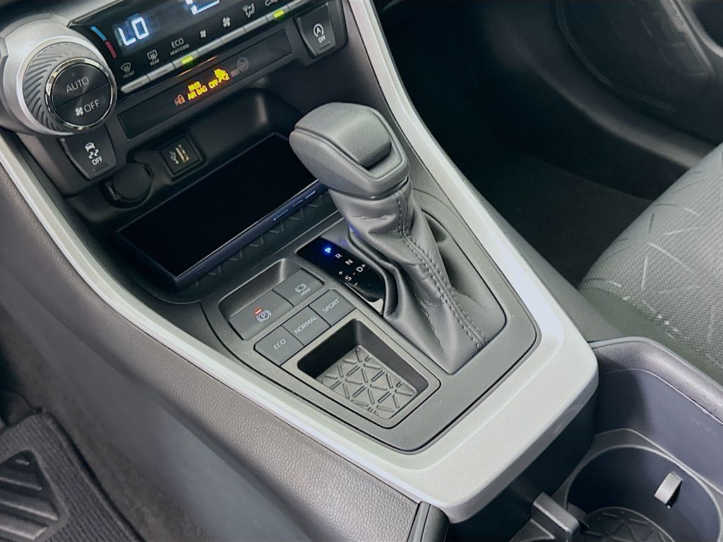 Thumbnail: 2025 Toyota RAV4 - 16