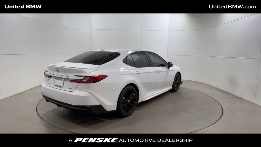 2025 Toyota Camry SE 8