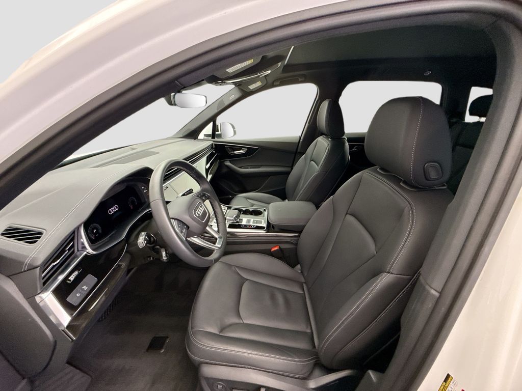 Thumbnail: 2025 Audi Q7 - 18