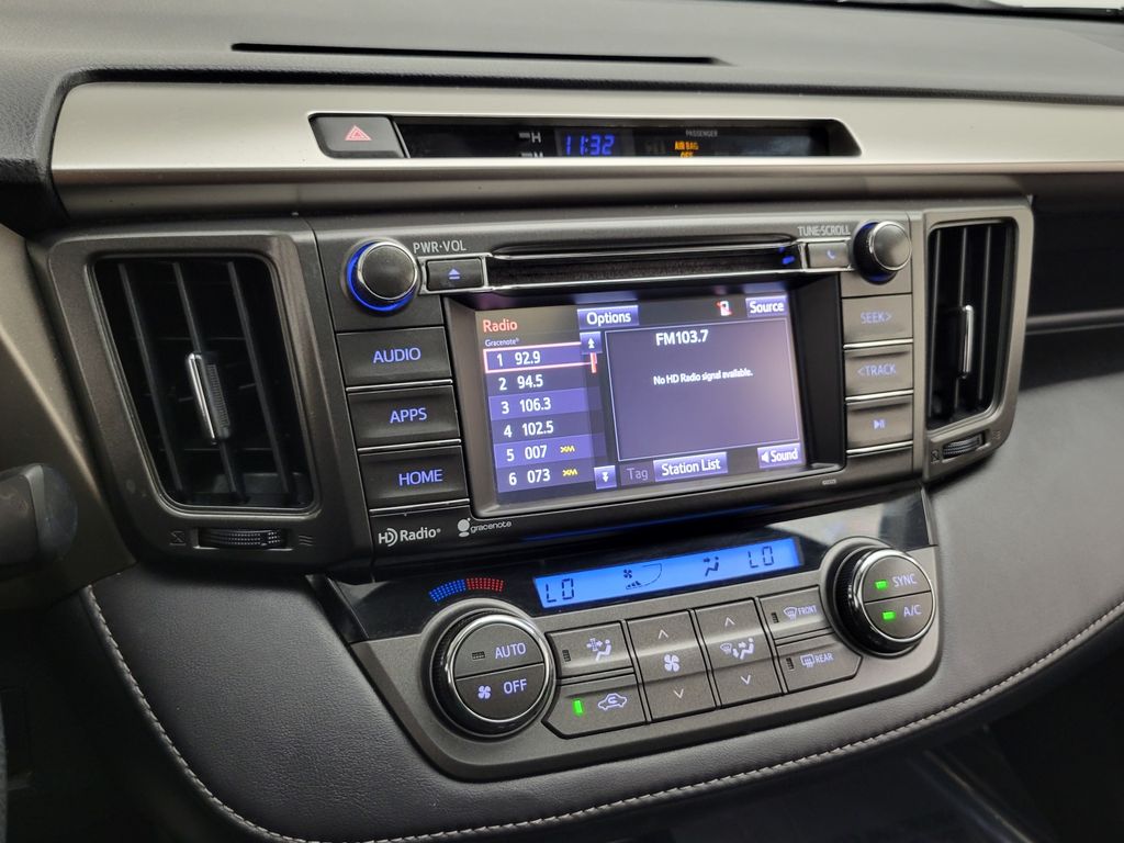 Thumbnail: 2015 Toyota RAV4 - 31