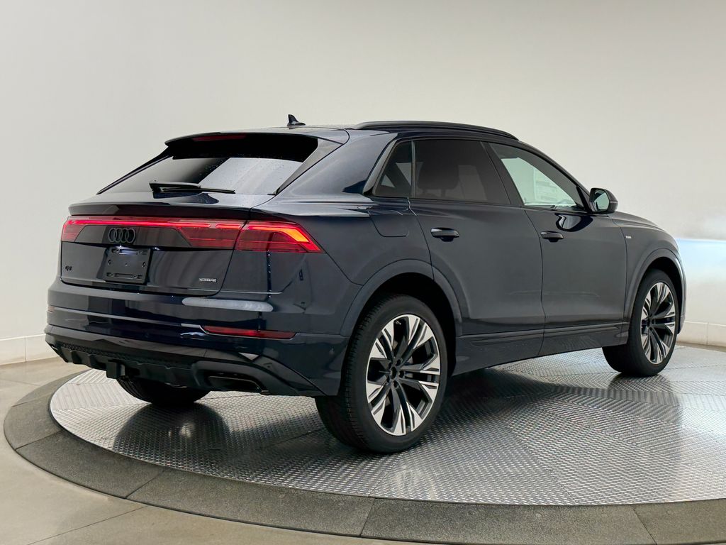 Thumbnail: 2027 Audi Q8 - 7