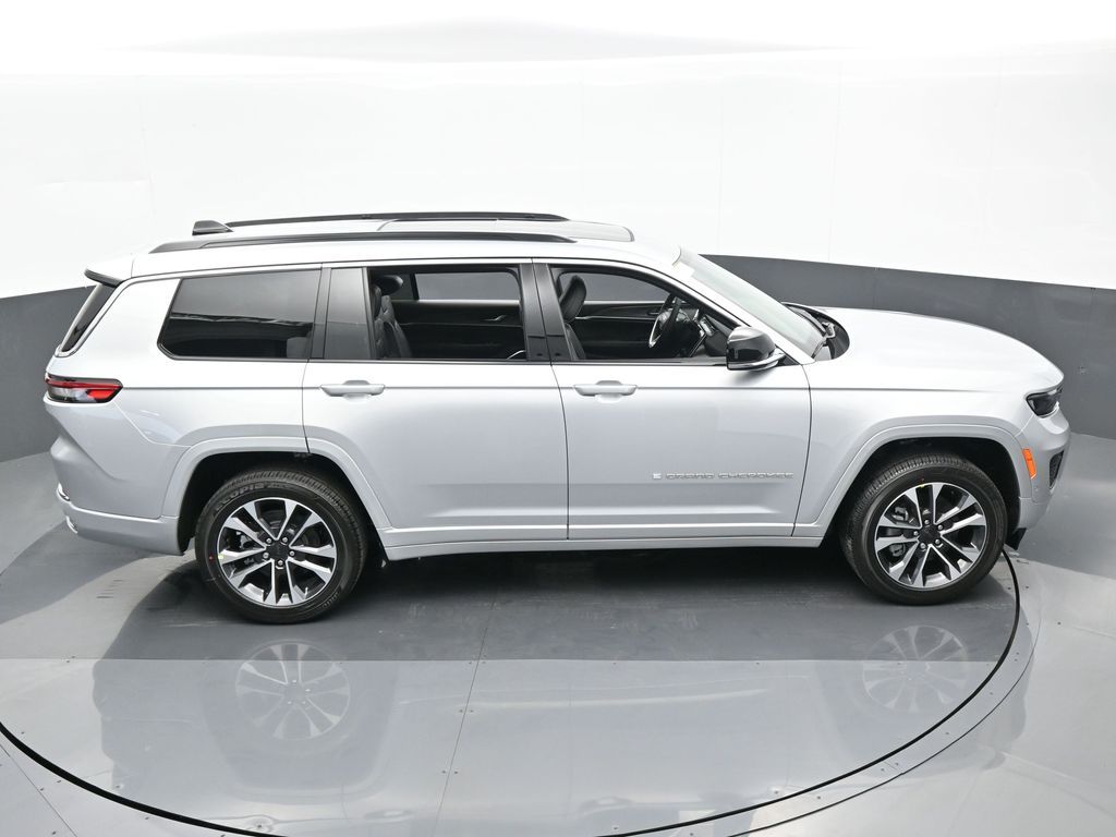 Used 2024 Silver Zynith Jeep Overland image 46